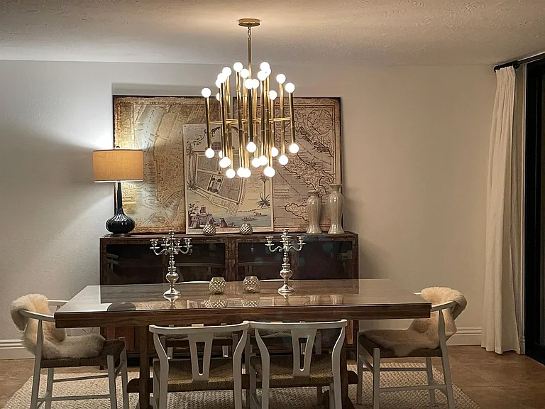 dining room plus extra seating at bar for 3