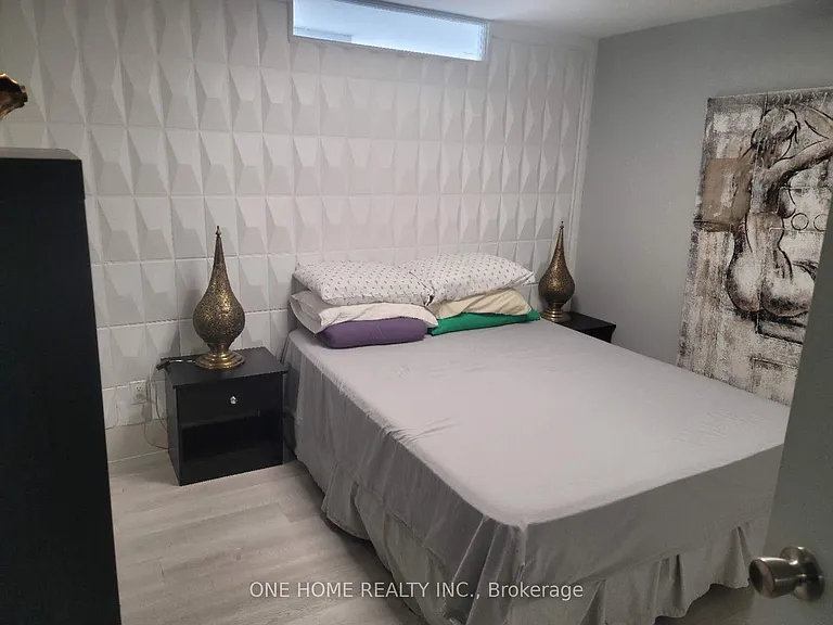 405 Dundas St W #301 — Photo 5
