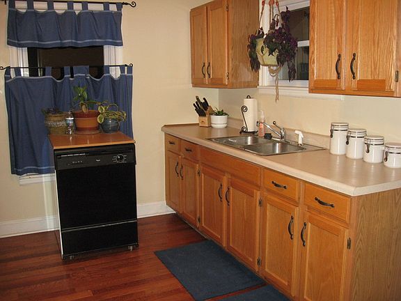 kitchen - all appliances stay