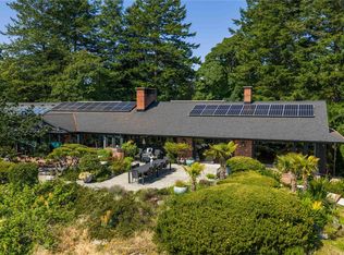 1996 Ferndale Rd, Saanich, BC V8N 2Y6