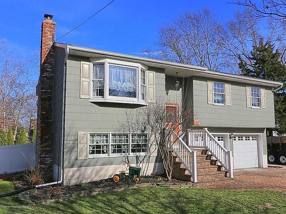 4th image of 561 Rosewood Dr
