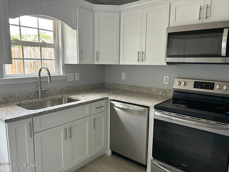 4461 Belair Dr #3 — Photo 6