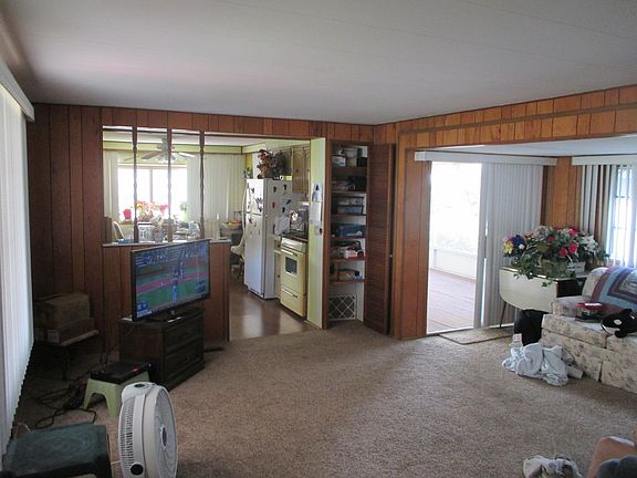 3rd image of 207 Jacaranda Dr