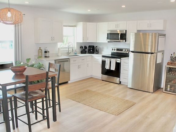 2nd image of 2025 Cass St