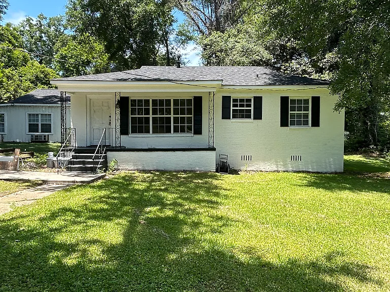 405 Gulfwood Dr — Photo 1