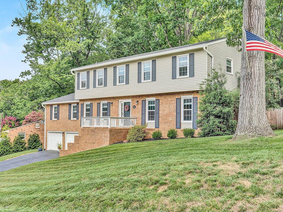 1st image of 105 Niblick Dr