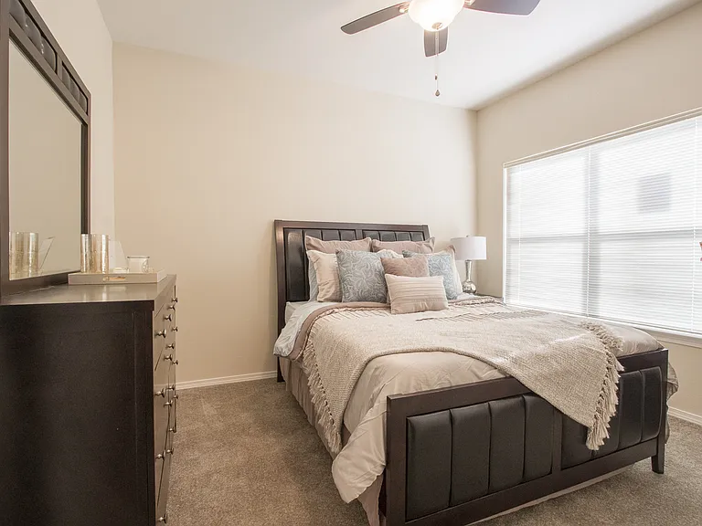 500 S Yarbrough Dr — Photo 20