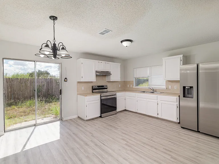3425 Ozark Ave — Photo 6