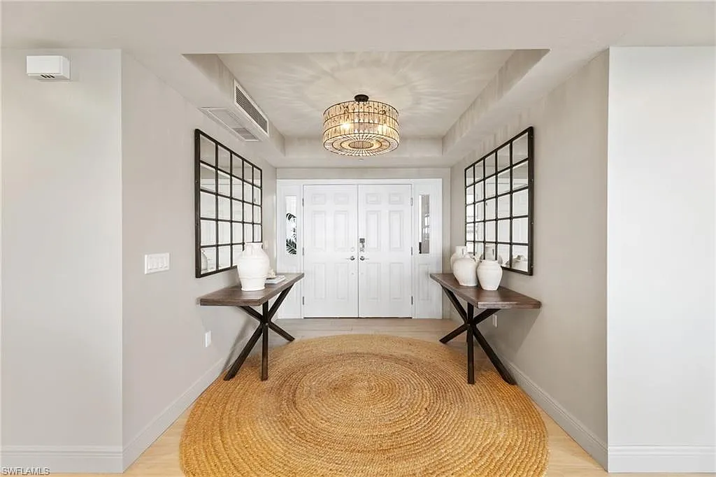 3 bed, 3.0 bath, 2500 sqft, $18,000 — Photo 4