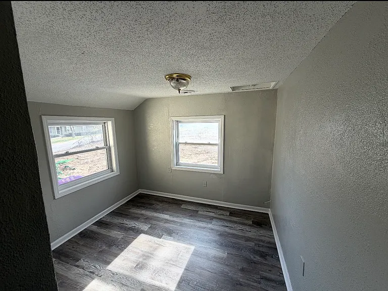 6602 NW Twin Springs Rd — Photo 11