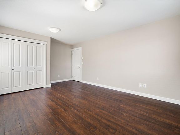 4th image of 611 Sandy Ct