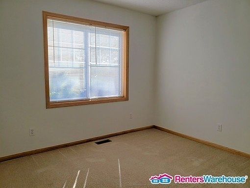 3rd image of 4996 207th St N