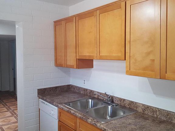 4th image of 144 W Pennsylvania Dr