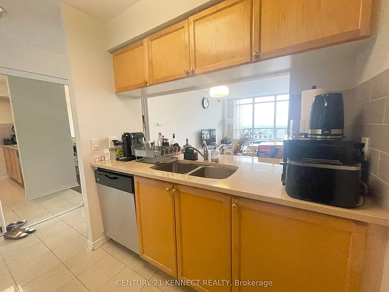 8 Hillcrest Ave #1810 — Photo 5