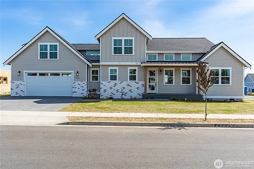 2233 Berryman Loop Photo 1
