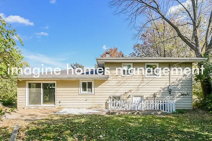 101 Thorncliff Ln — Photo 12