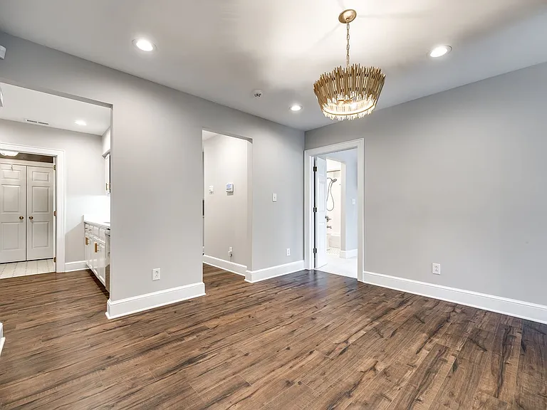 2220 Roswell Ave #B — Photo 4