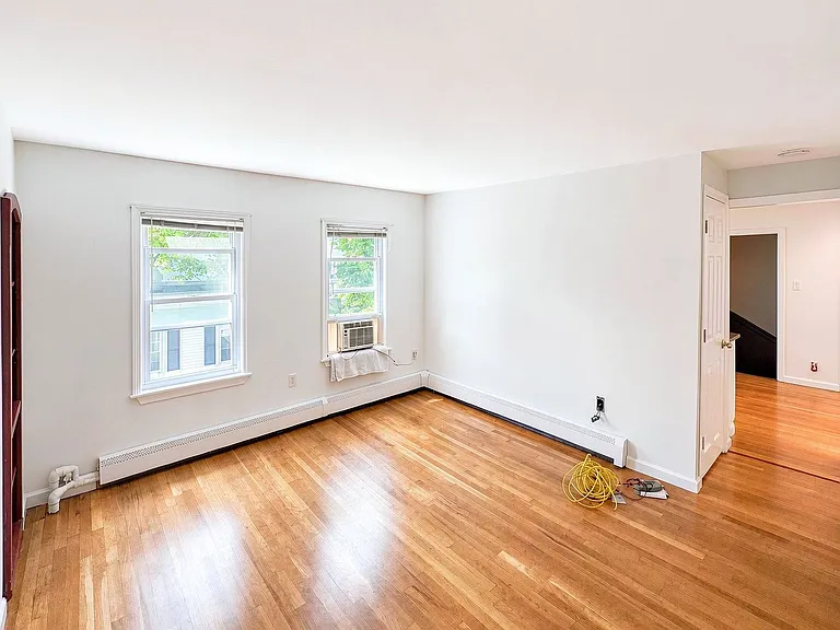 76 Pleasant St — Photo 7