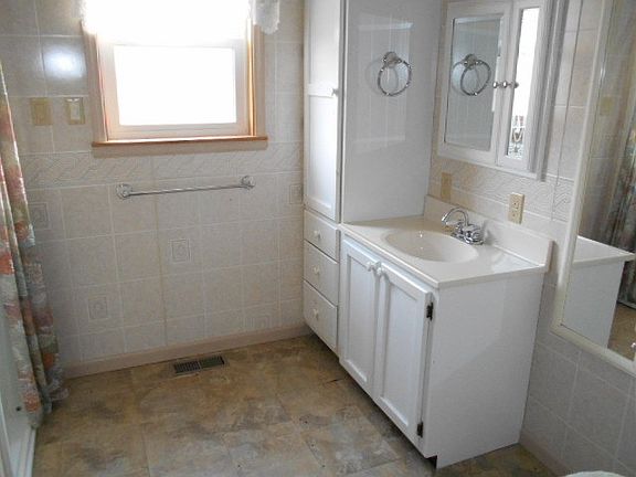 3rd image of 277 Fairmount Ave