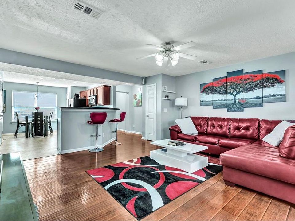 Beautiful Living Room with Open Concept Kitchen