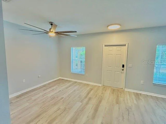 3 bed, 2.5 bath, 1276 sqft, $2,225 — Photo 3