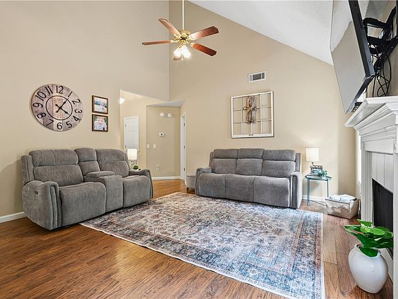 4th image of 1509 Albert Ct
