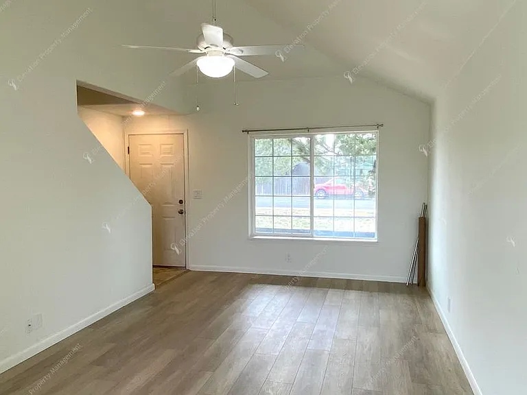 2825 SW Umatilla Ave — Photo 3