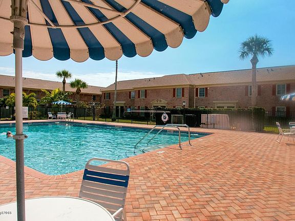 2nd image of 931 Palm Springs Blvd APT D