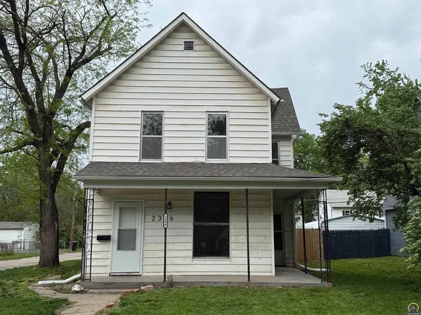 2306 SW Duane St, Topeka, KS 66606