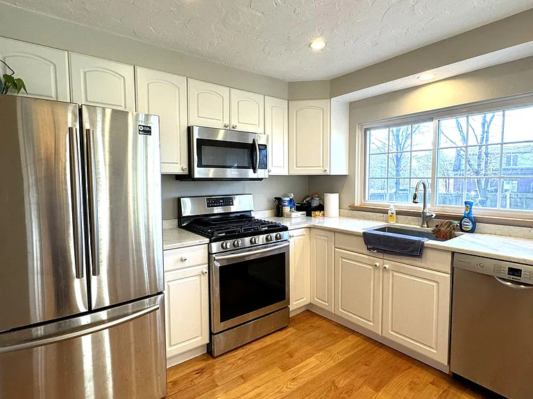 399 Pond St #B6 — Photo 1