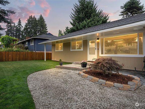 3rd image of 13724 10th Avenue S