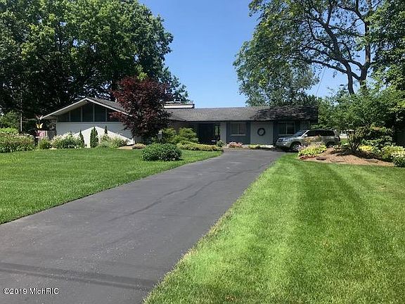 4th image of 3908 Baywood Dr SE
