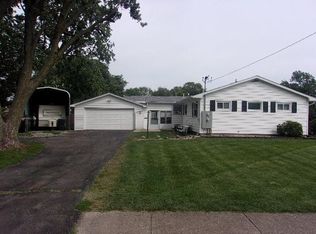 320 Crescent Dr, Mattoon, IL 61938