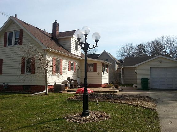 2nd image of 216 N Lincoln Ave