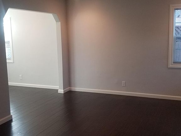 5th image of 11680 Chandler Blvd