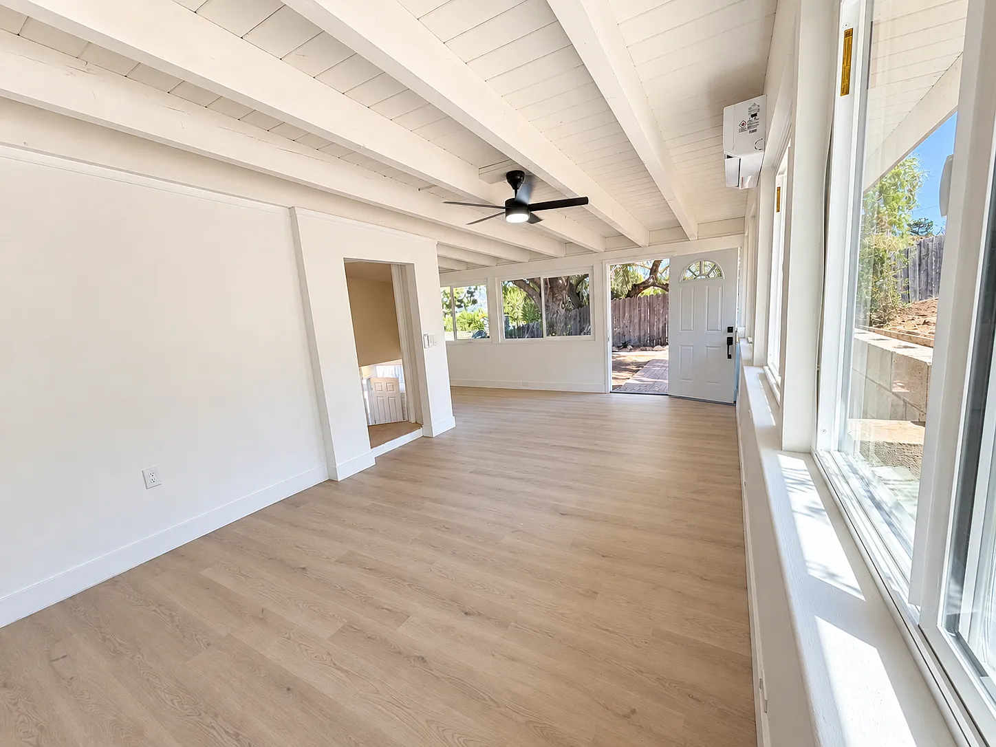 5 bed, 2100 sqft, $5,700 — Photo 2
