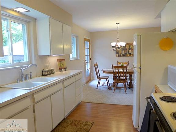 4th image of 12374 Madonna Dr