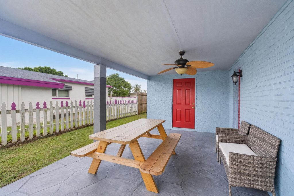 741 NW 17th Court, photo 5