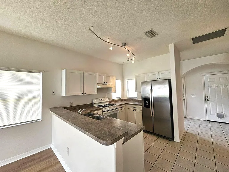 7625 Clovelly Park Pl — Photo 5