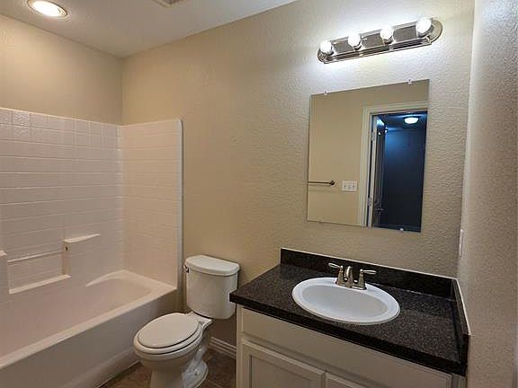 4th image of 2317 Bloomfield Dr #2317