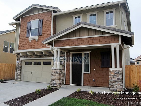 2nd image of 1441 Forsythia Dr