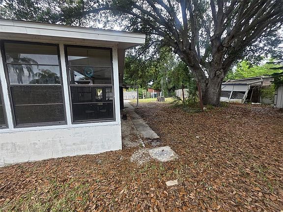 5th image of 408 PINEWOOD AVENUE