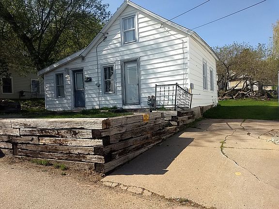 3rd image of 116 W Smith St