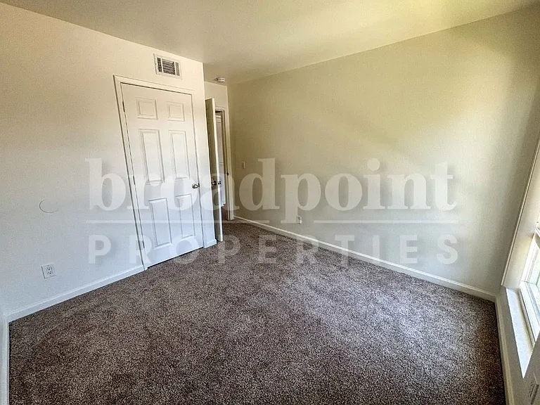 2536 White Oak Pl #2 — Photo 14