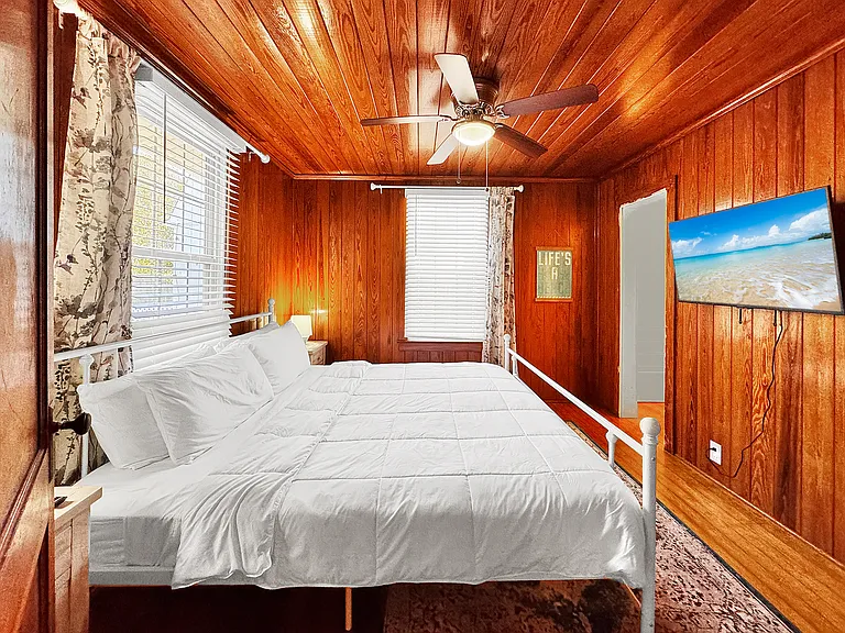 1666 W Intendencia St #B — Photo 17