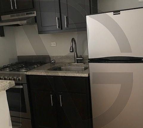 2nd image of 4614 N Paulina St #X107