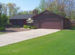 15248 Forest Park Dr, Strongsville, OH 44136