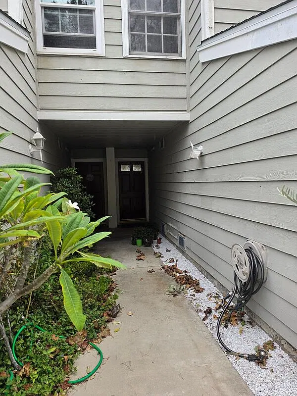 3 bed, 2.5 bath, 1386 sqft, $3,900 — Photo 3