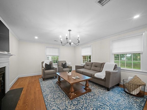4th image of 10 Juniper Hill Rd