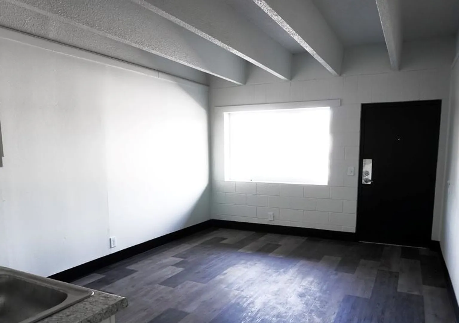 Studio Includes All Utilites — Photo 4